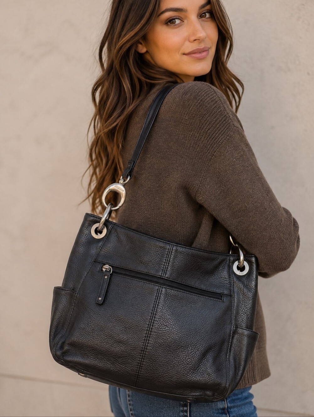 TIGNANELLO Black Leather Shoulder Bag with Silver Hardware